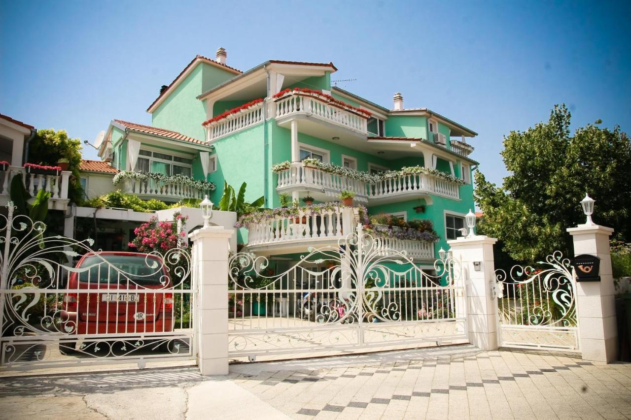 Apartments Katarine Zrinske Vodice Exterior foto