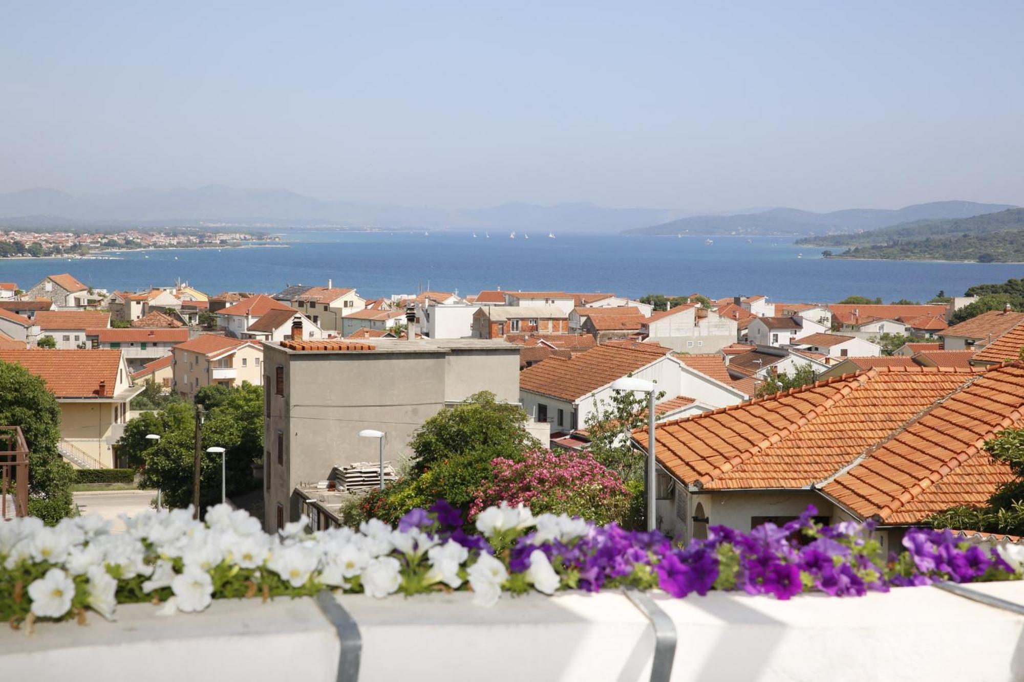 Apartments Katarine Zrinske Vodice Exterior foto