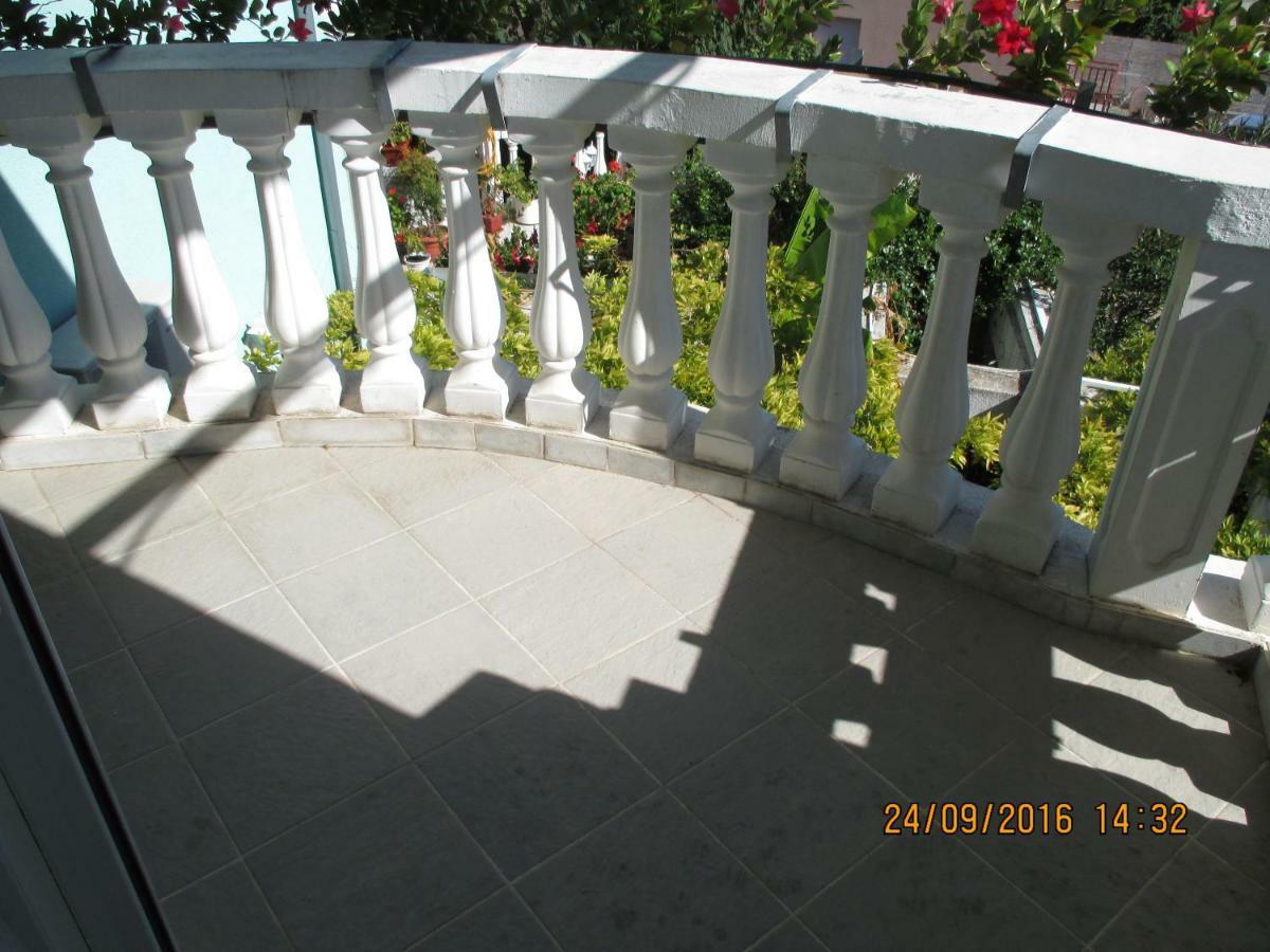 Apartments Katarine Zrinske Vodice Zimmer foto